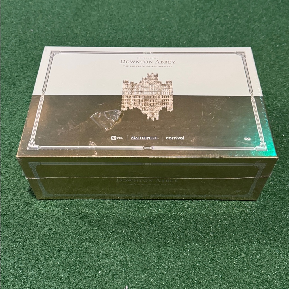 Downtown Abbey The Complete Collector’s Set - Picture 2 of 7